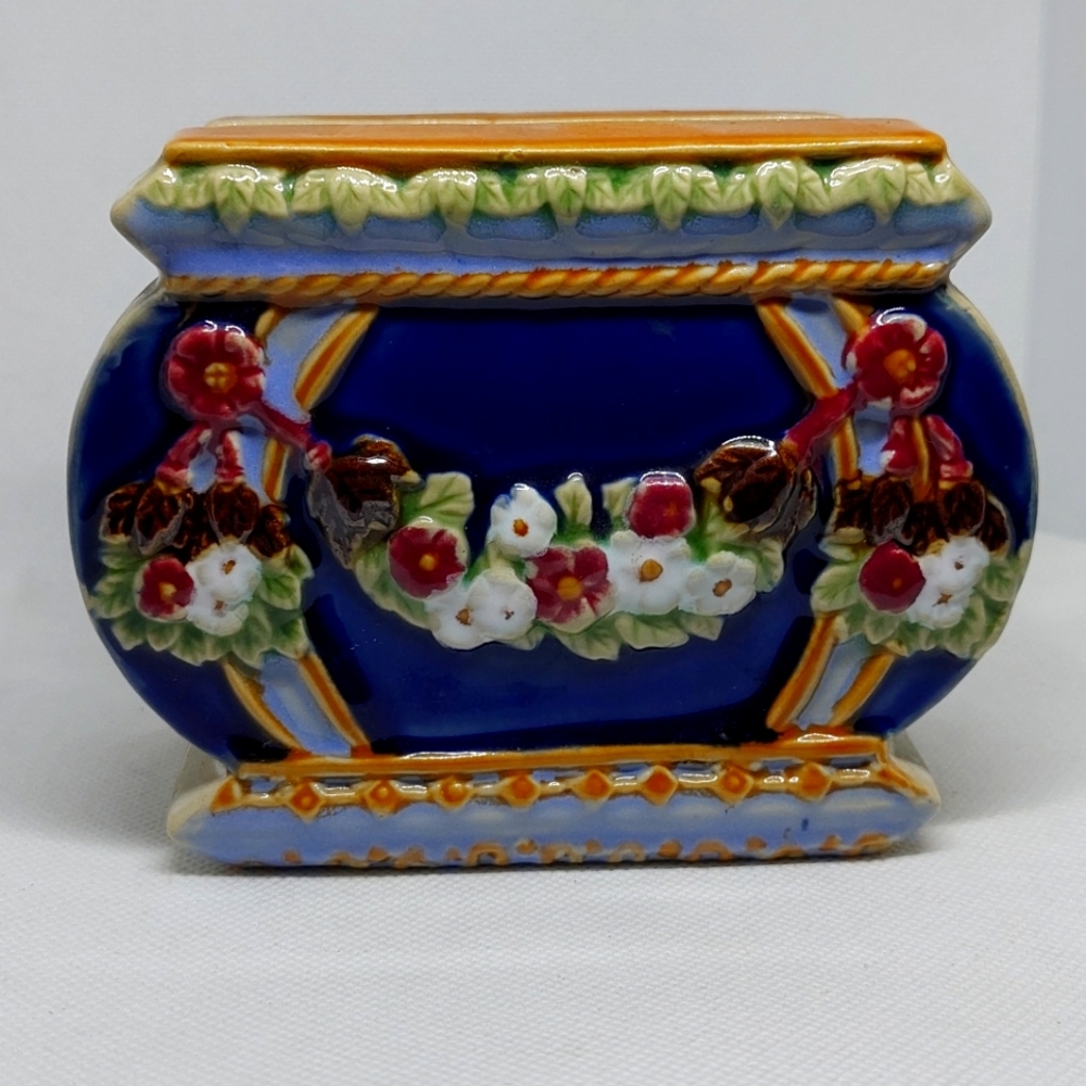 Majolica Napkin Holder